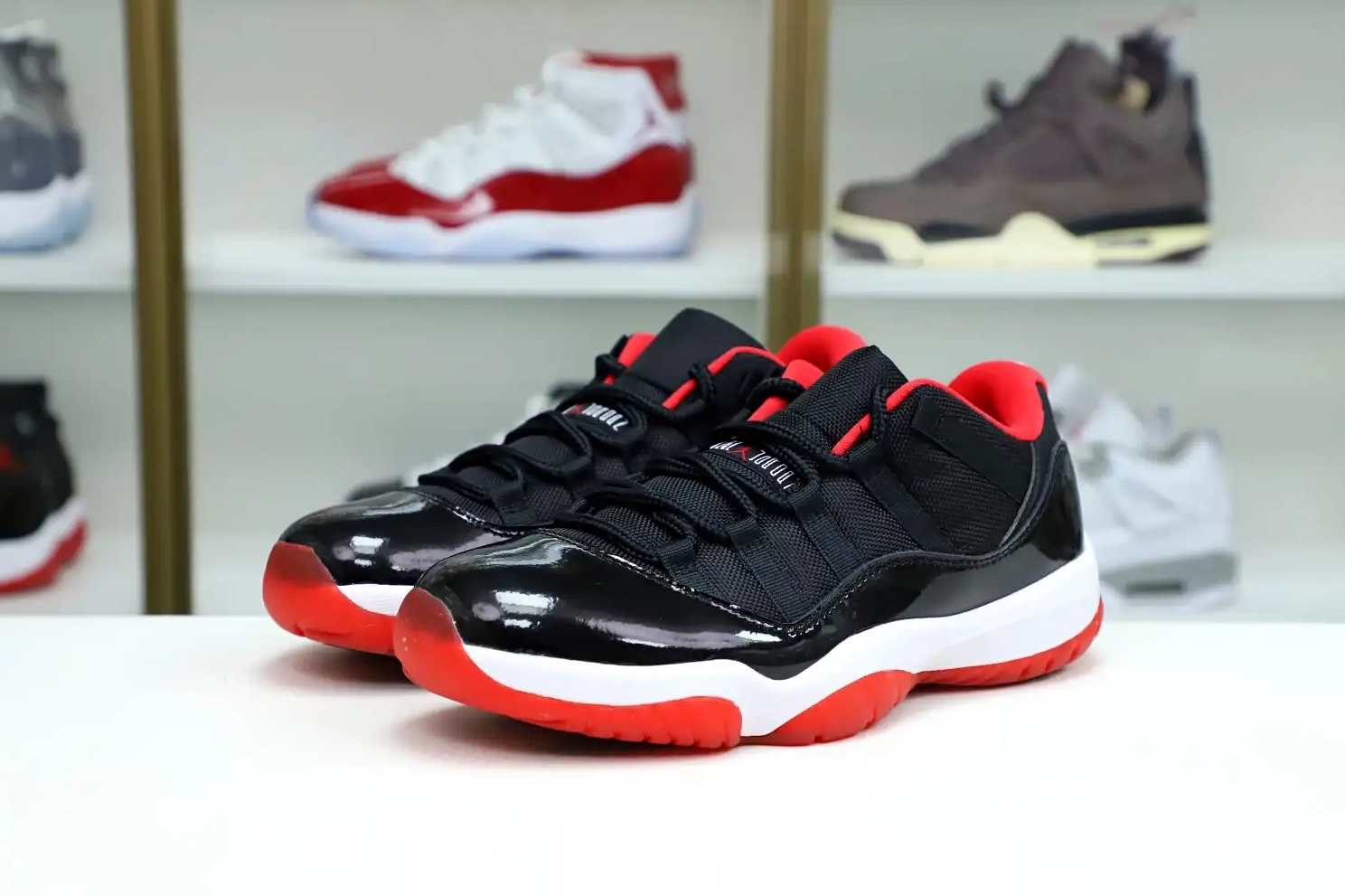 Kimikick LOW BRED JORDAN AIR RETRO 11 0709